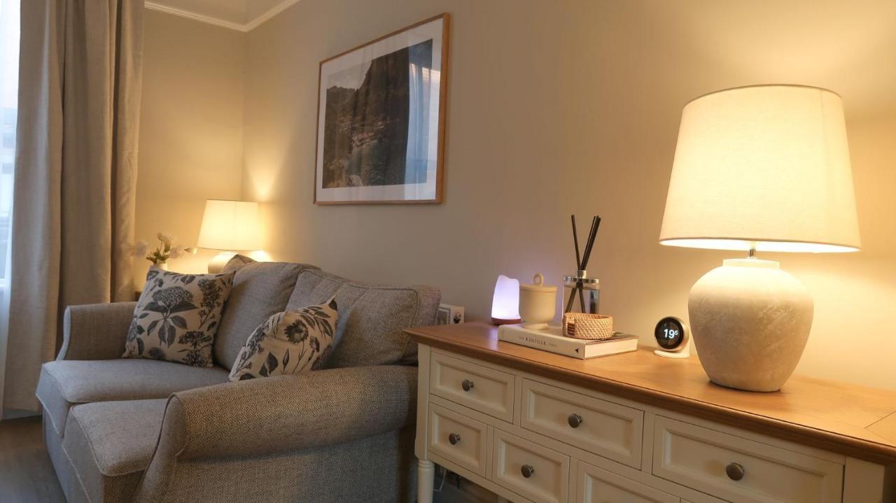 Luxury Living Outside The City Walls - Sleeps Six! Chester Exterior foto